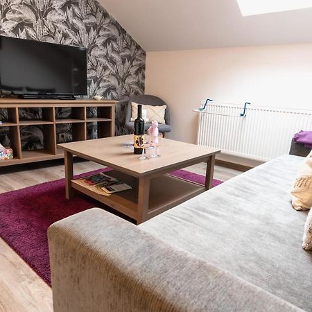 Nisa Apartments Nova Lesna Luaran gambar