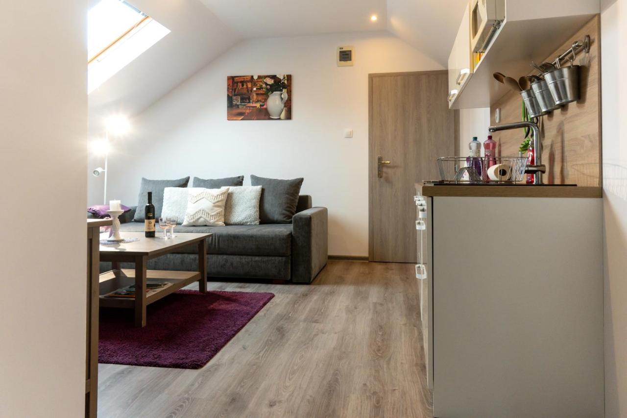 Nisa Apartments Nova Lesna Luaran gambar