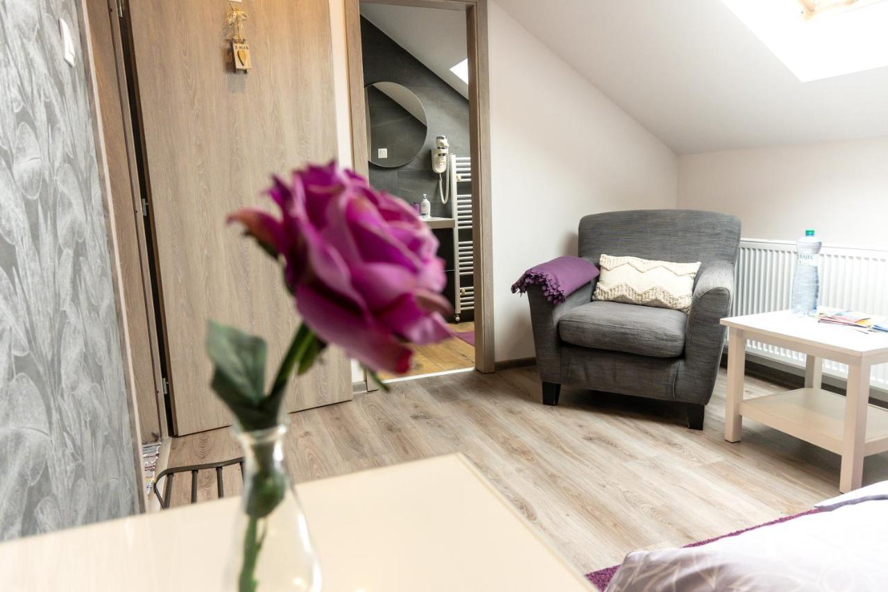 Nisa Apartments Nova Lesna Luaran gambar