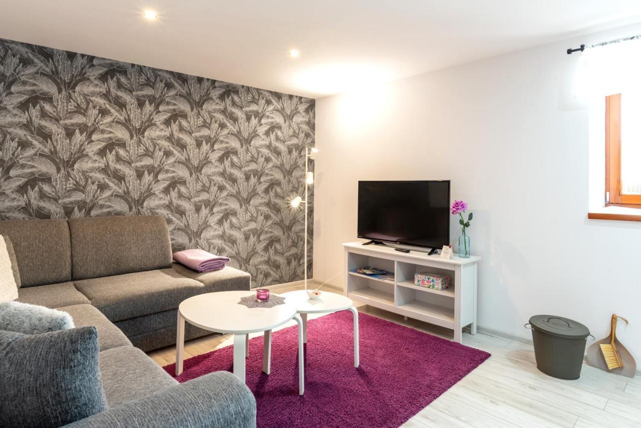 Nisa Apartments Nova Lesna Luaran gambar