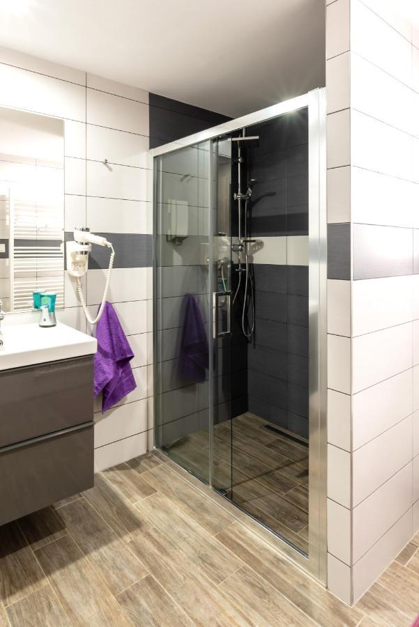 Nisa Apartments Nova Lesna Luaran gambar