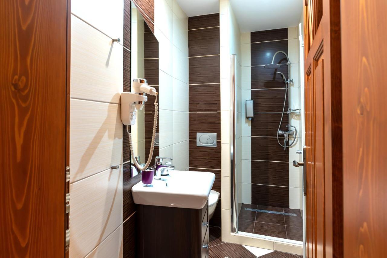 Nisa Apartments Nova Lesna Luaran gambar