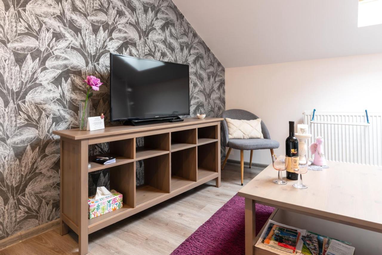 Nisa Apartments Nova Lesna Luaran gambar